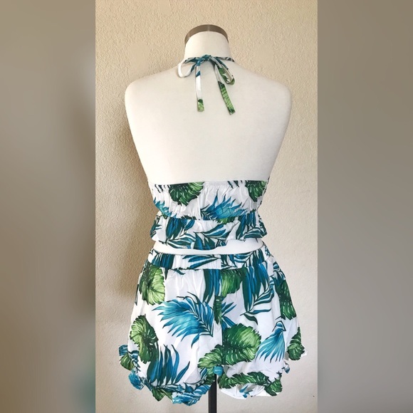 Halter Crop Top & High Waist Shorts Set - Picture 4 of 7